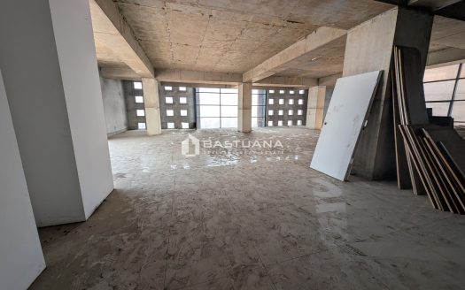 Prime Commercial Space for Rent in Dhanmondi